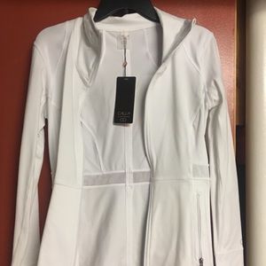 Calla by Carrie underwood jacket size smallnwt